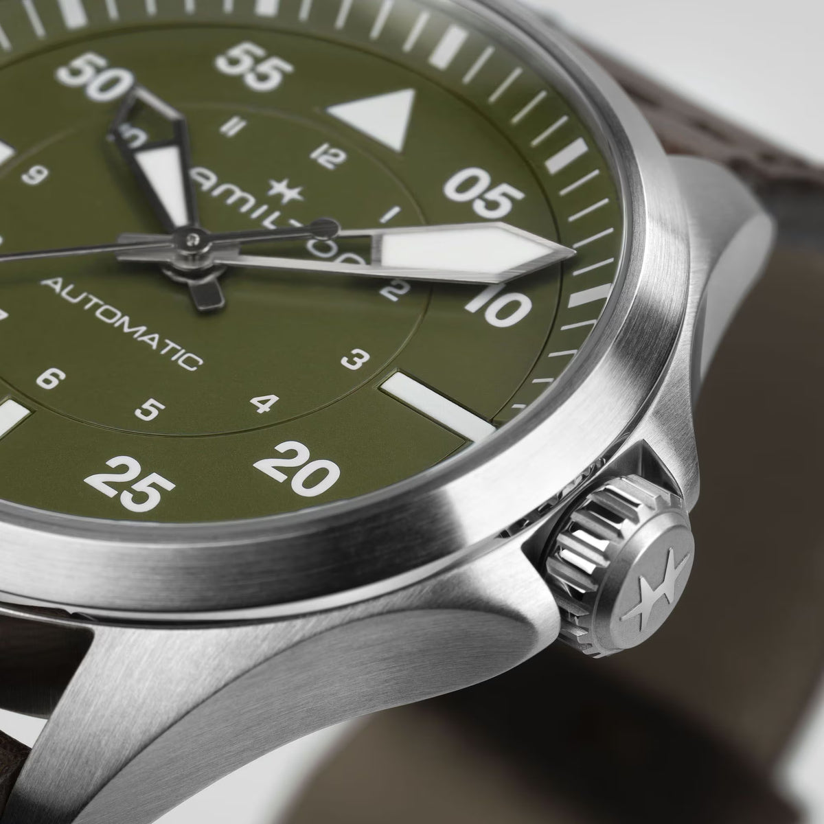 Hamilton Khaki Aviation H76305560 39mm polished stainless steel case side profile