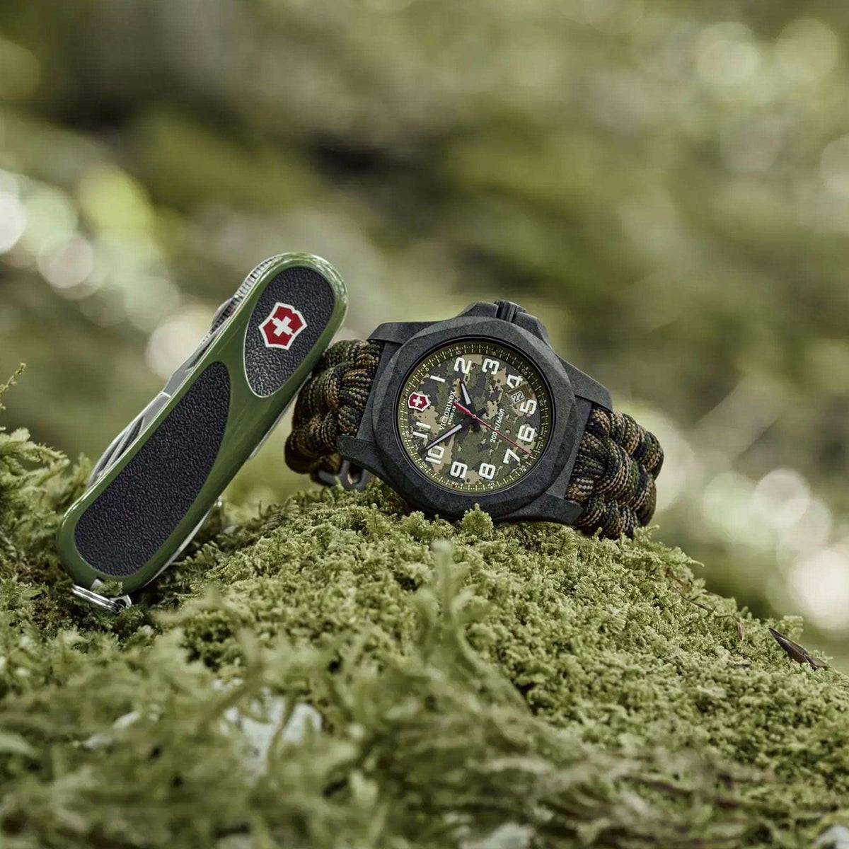 Mens quartz watch with braided paracord strap and green camo dial