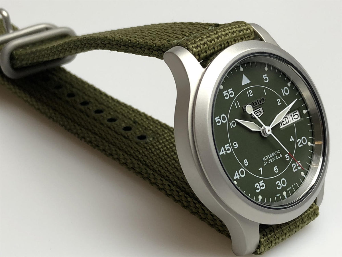 Seiko 5 Automatic SNK805K2 matte finish stainless steel case profile