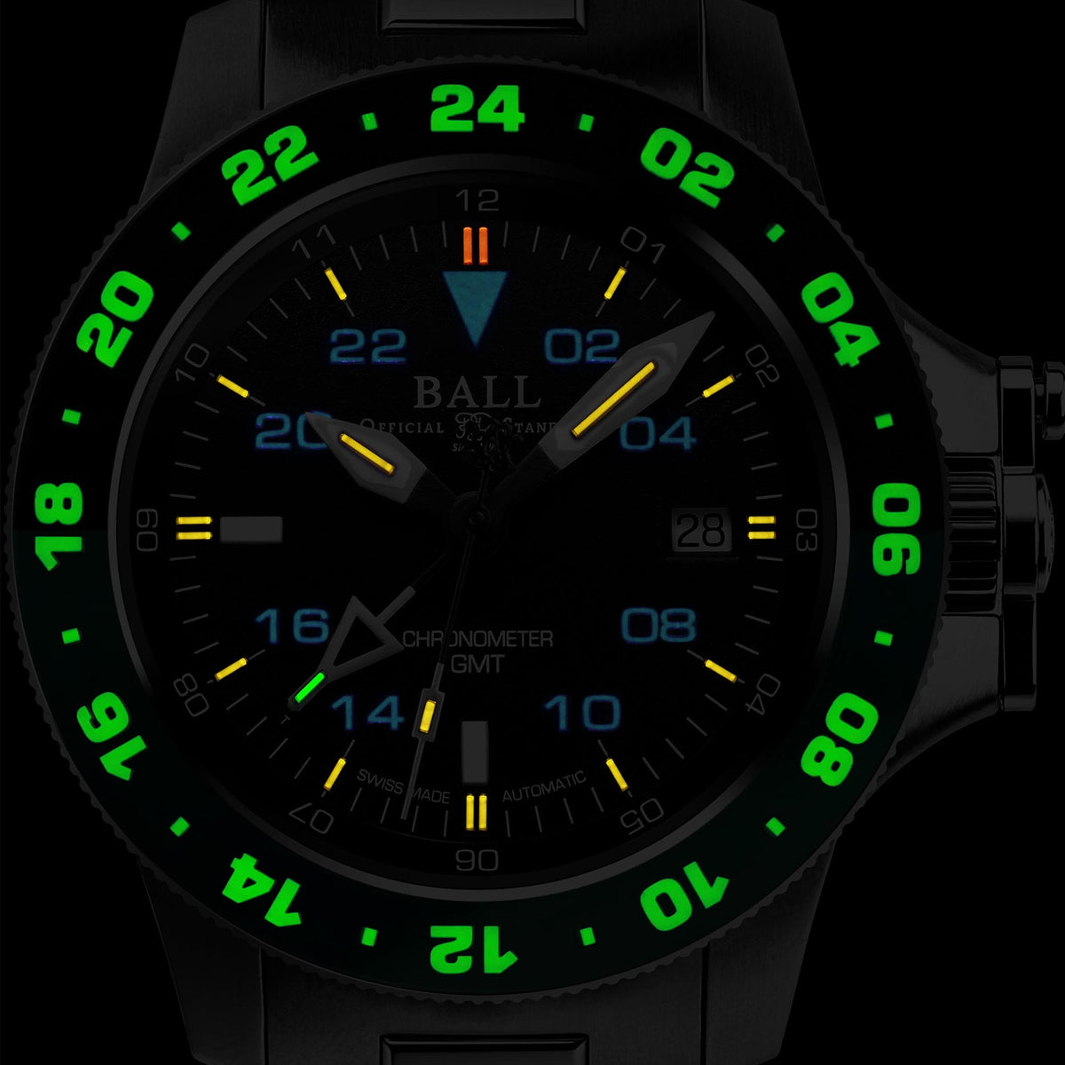 Men's automatic wristwatch, black dial with green bezel markers and steel strap