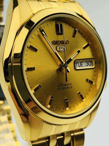 Close-up Seiko 5 SNK366K1 automatic gold dial, gold PVD stainless steel watch