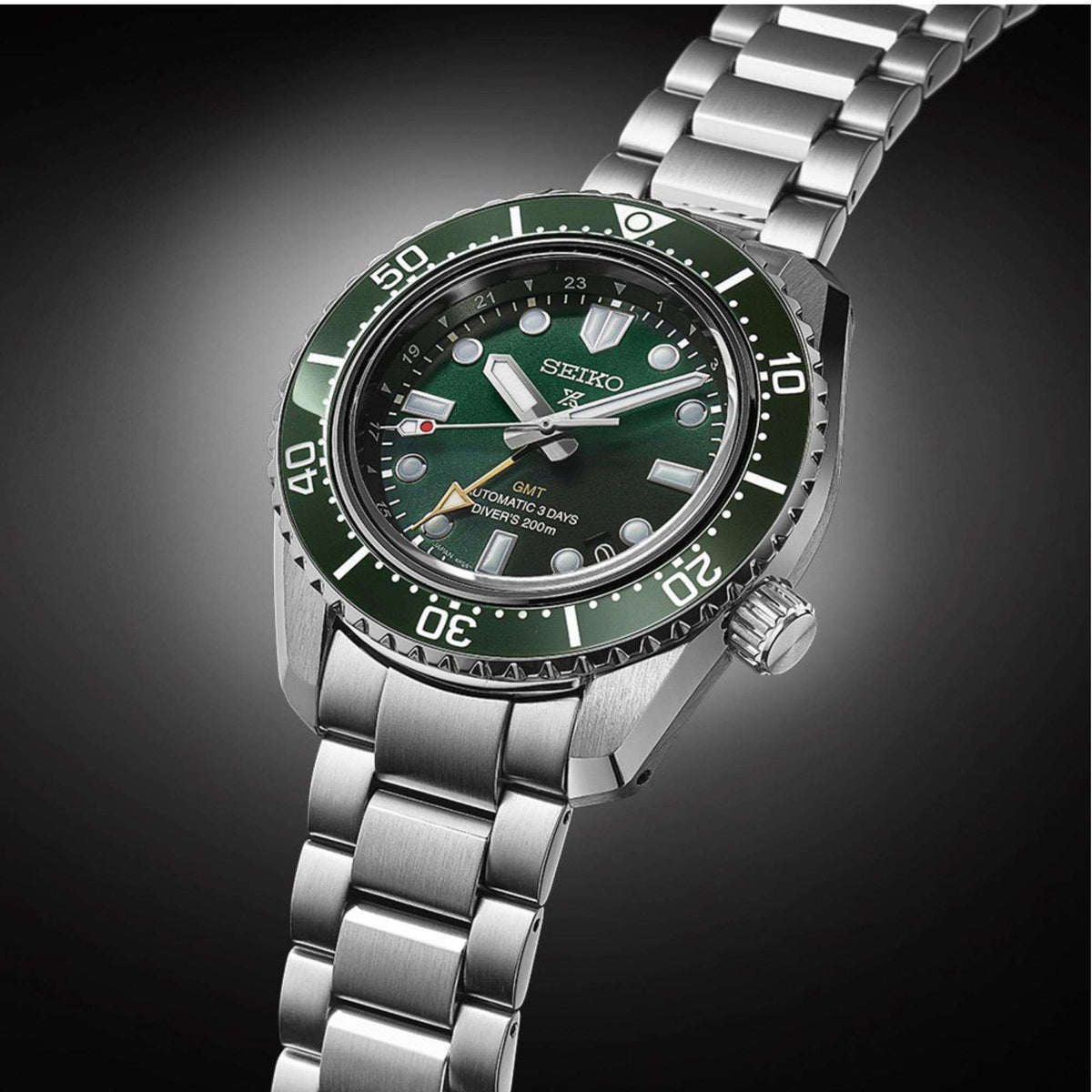Seiko Prospex SPB381J1 stainless steel bracelet and case angled view