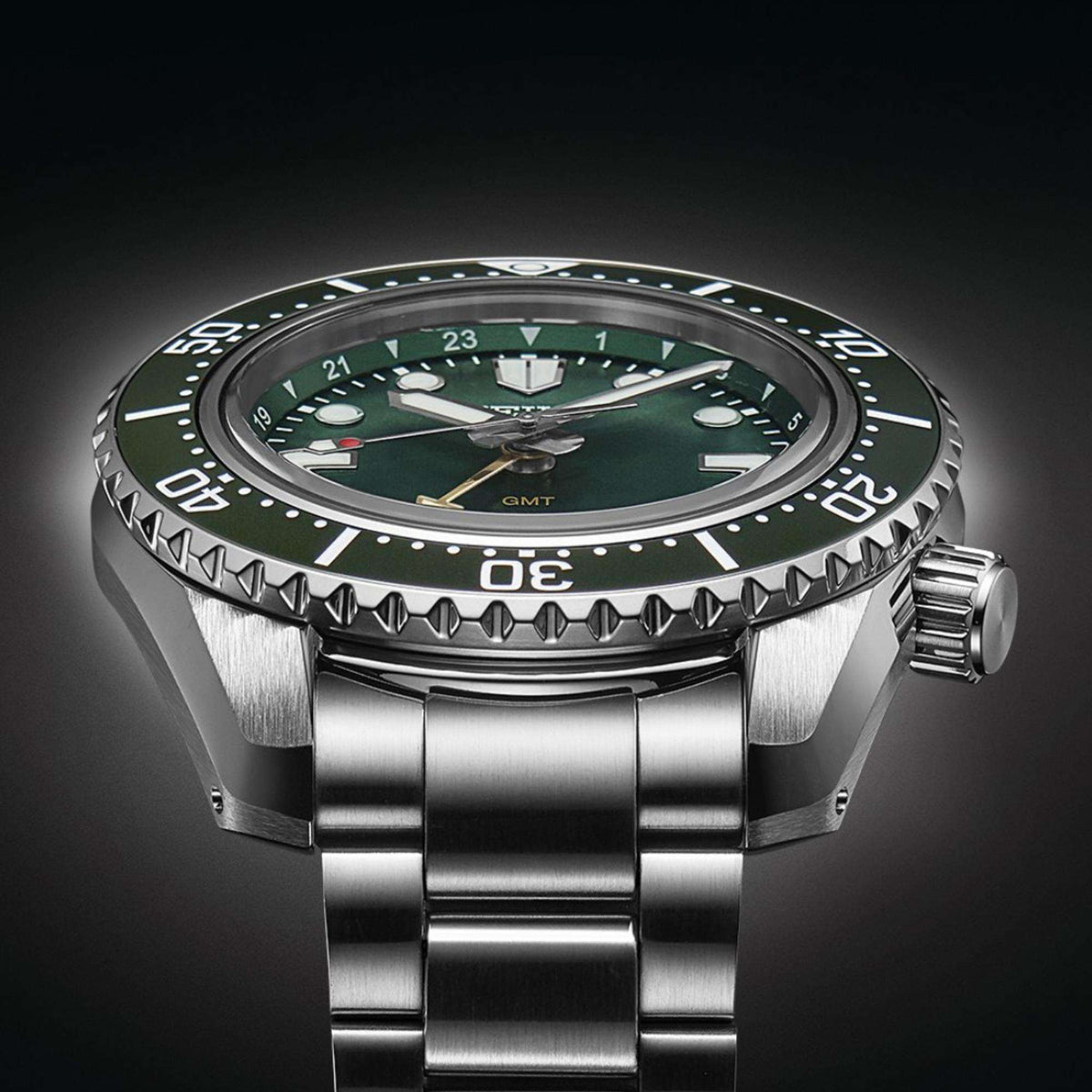 Seiko Prospex SPB381J1 rotating bezel and sapphire crystal side view