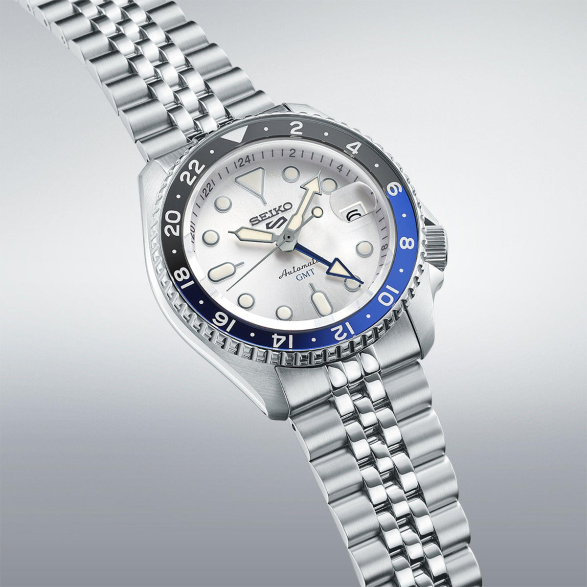 Seiko 5 Sports SSK033K1 angled view studio shot