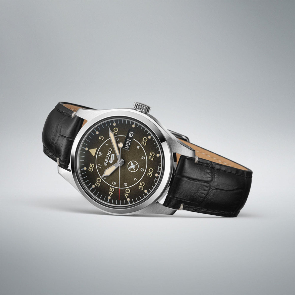 Seiko 5 Sports SRPL31K1 rest view on light background