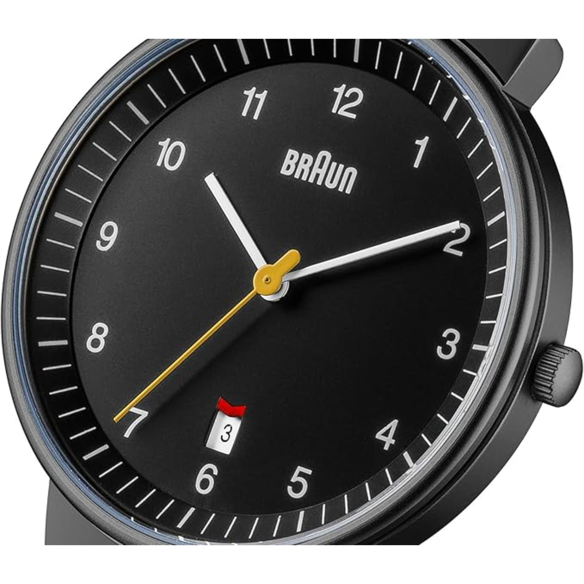 Men's Braun watch close-up: black dial, white hour markers, yellow second hand