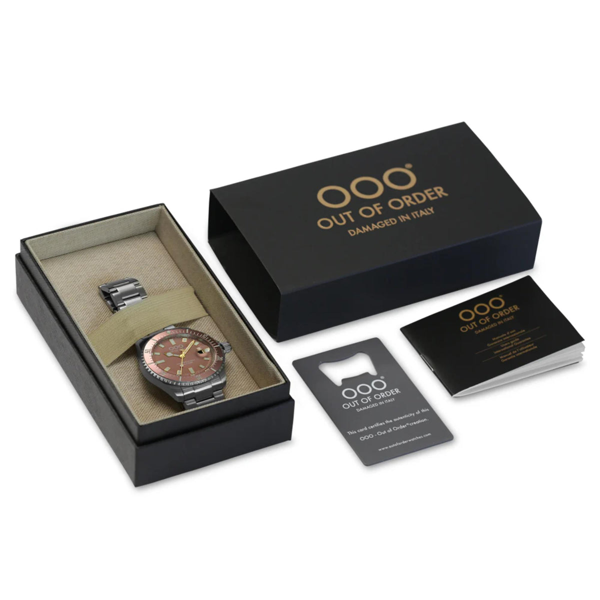 Men's watch in box set with metal strap, black presentation case and paper cards