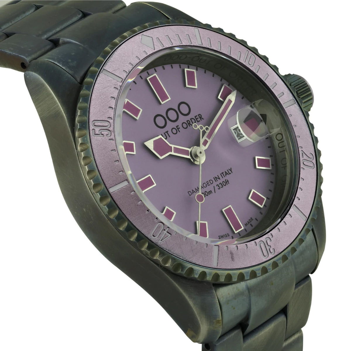 Men's watch with purple dial, geometric pink indices, three-hand design, bracelet