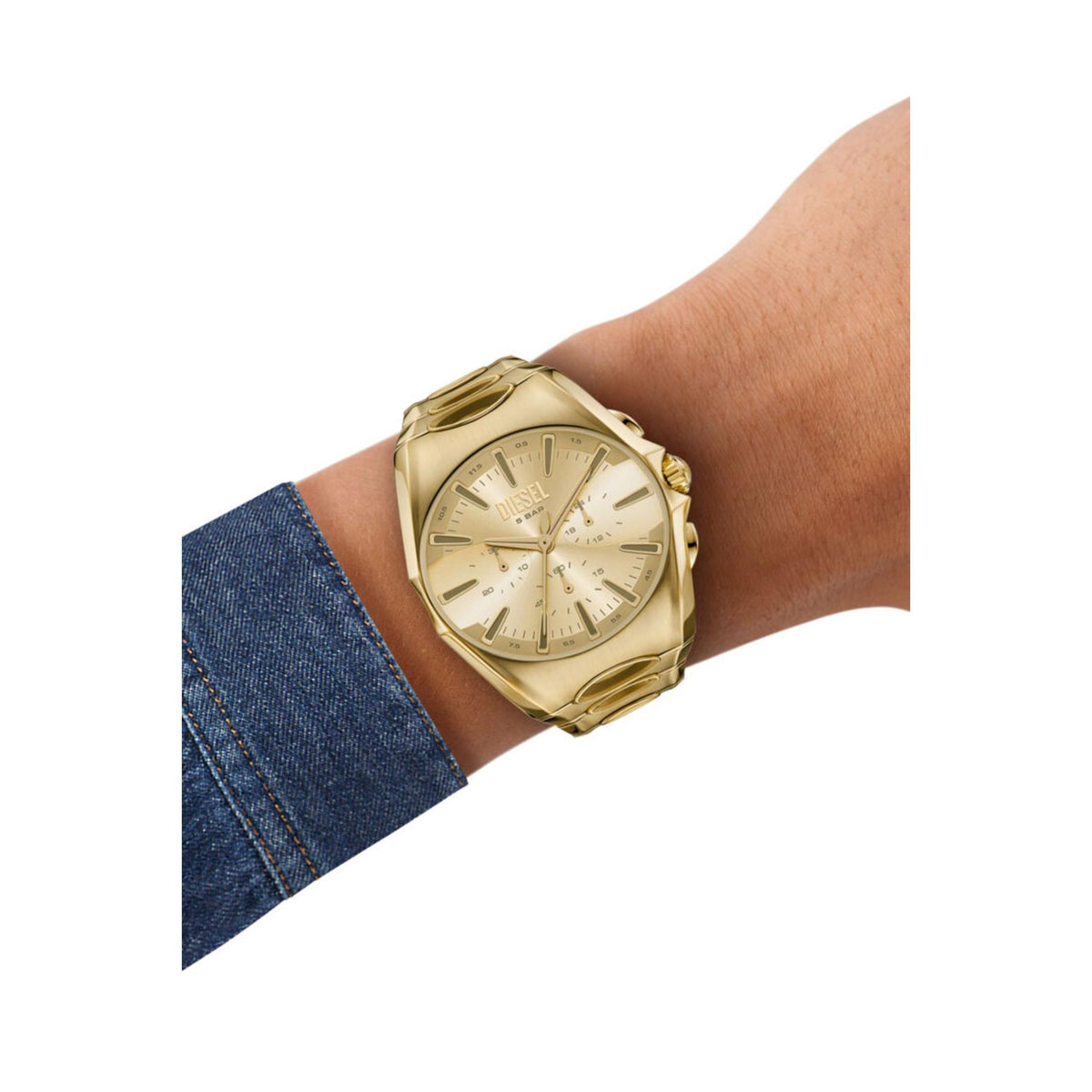 Men's gold-tone steel wristwatch with light dial and chronograph hands