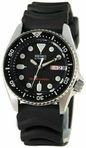 Men's diver's automatic watch with black dial and black rubber strap, day/date display