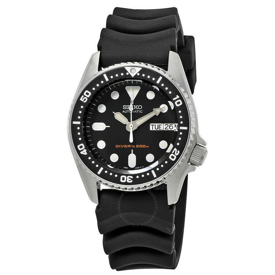 Men's diver's automatic watch with black dial, diver bezel, and black rubber strap