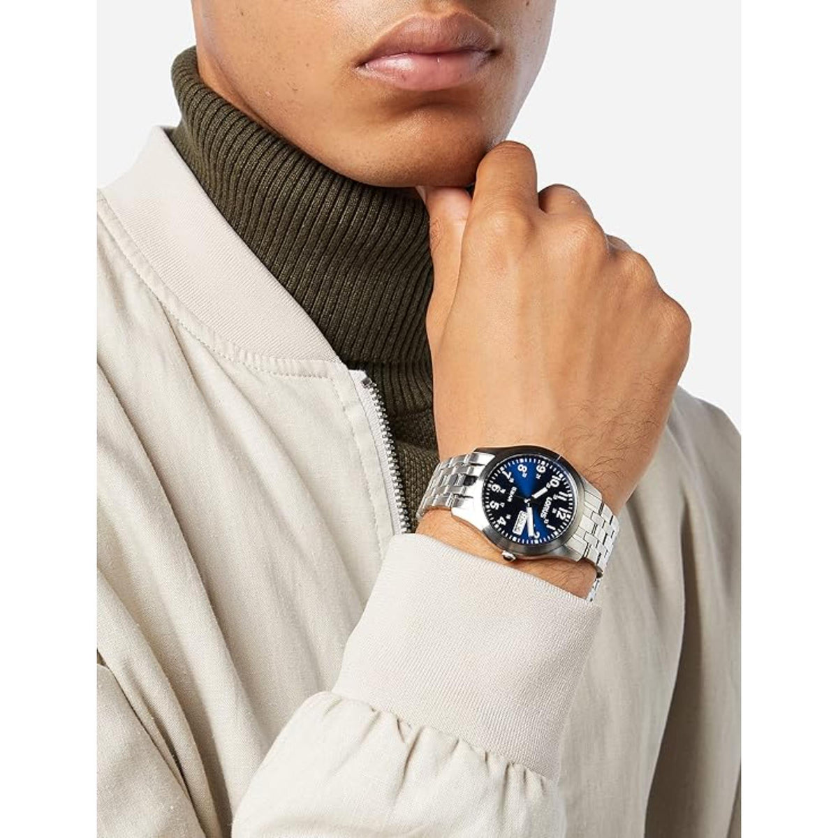 Men's stainless steel wristwatch with dark blue dial and metal link bracelet