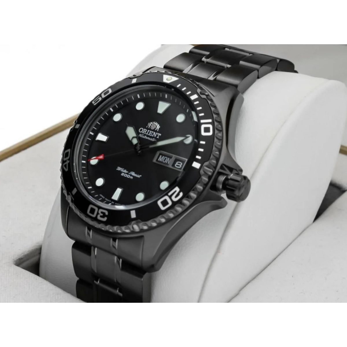Men's automatic diver watch with black dial, black steel bracelet, and date window