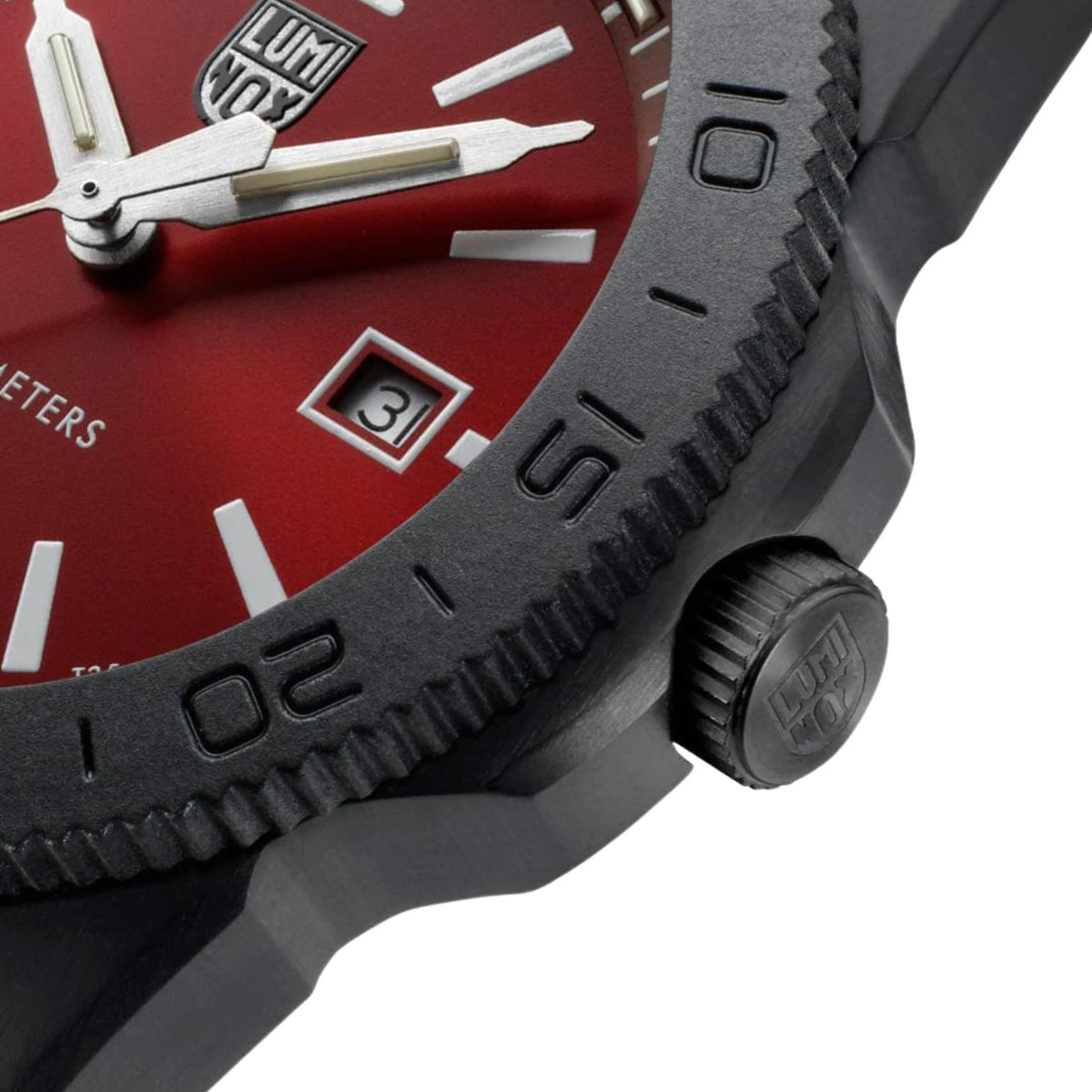 Pacific Diver 44mm quartz diver watch detail, red dial, black bezel and crown