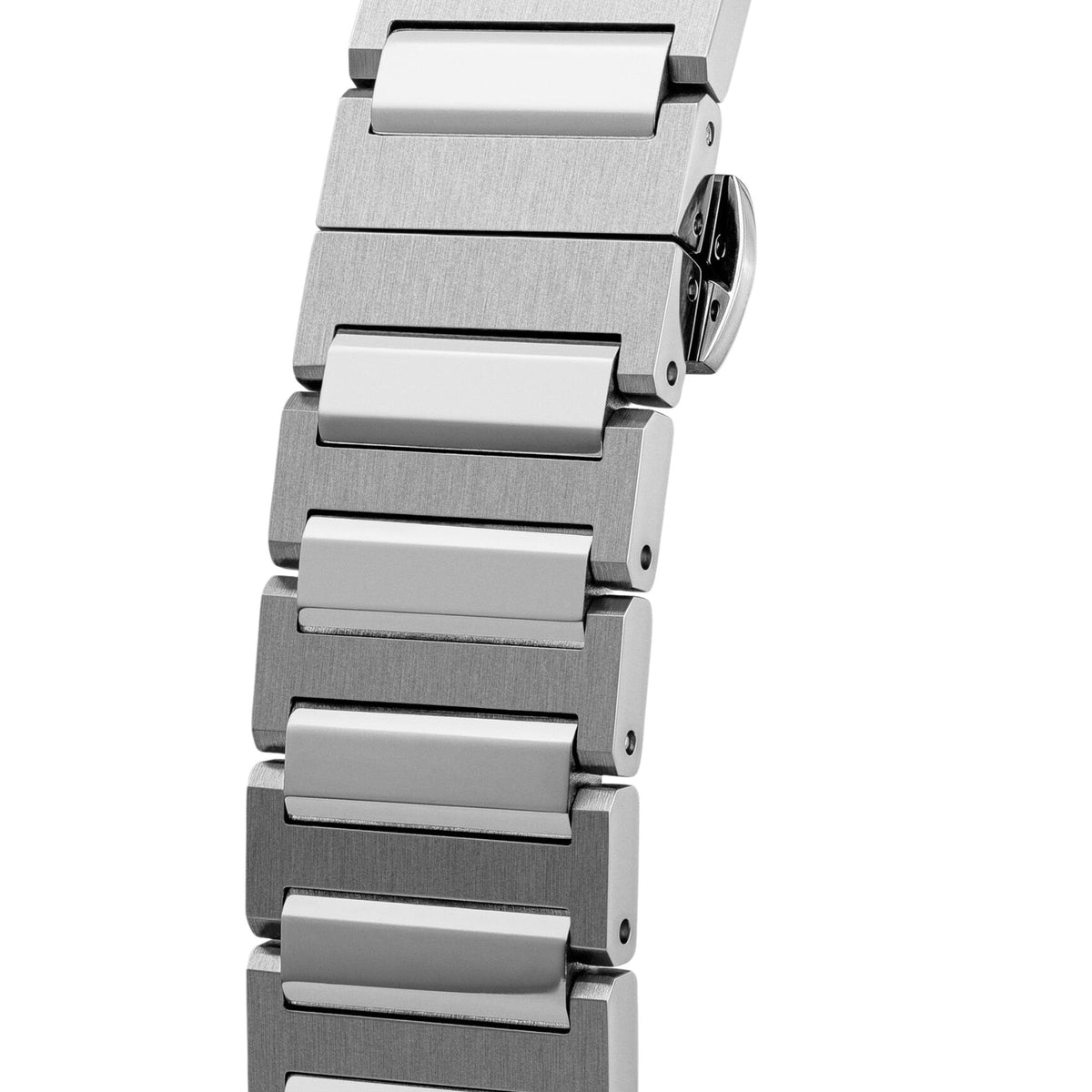 Close-up of Vivienne Westwood Aldgate VV344PPKSL womens timepiece, silver stainless steel link bracelet and clasp