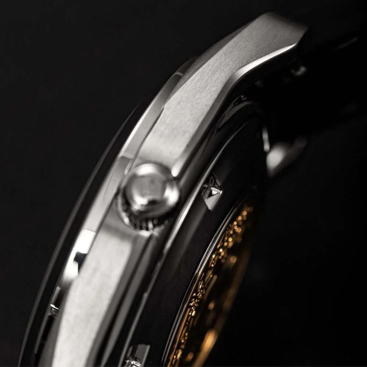 Nivada Grenchen Super Antarctic 32025A01 stainless steel case profile view