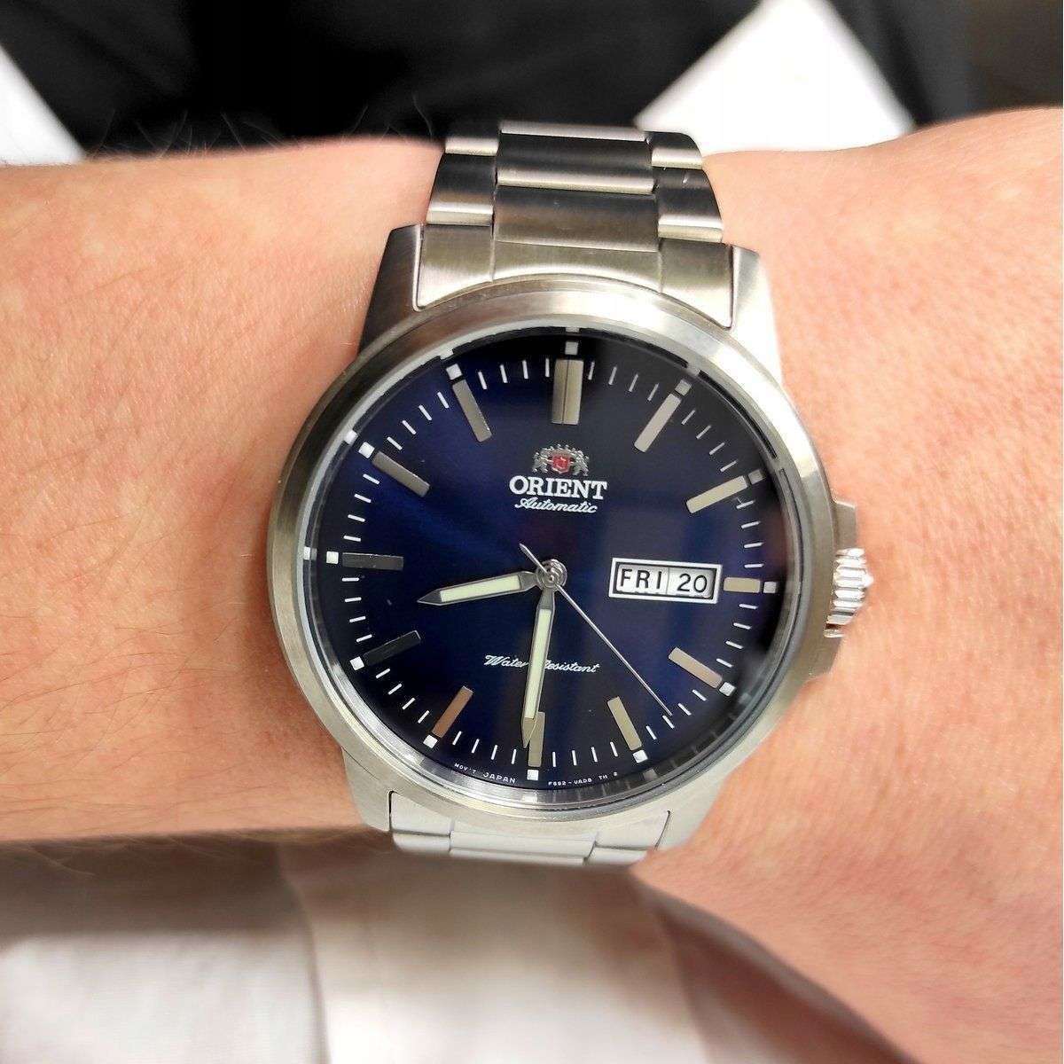 Orient Contemporary RA-AA0C02L39B mens automatic wristwatch with blue dial, stainless steel bracelet, date window at 3