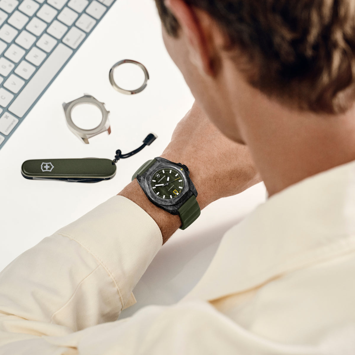 Victorinox I.N.O.X. Automatic green carbon 242021.1 watch on wrist