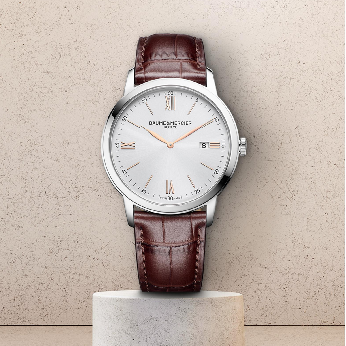 Men's quartz wristwatch with white dial, Roman numerals, and brown leather strap