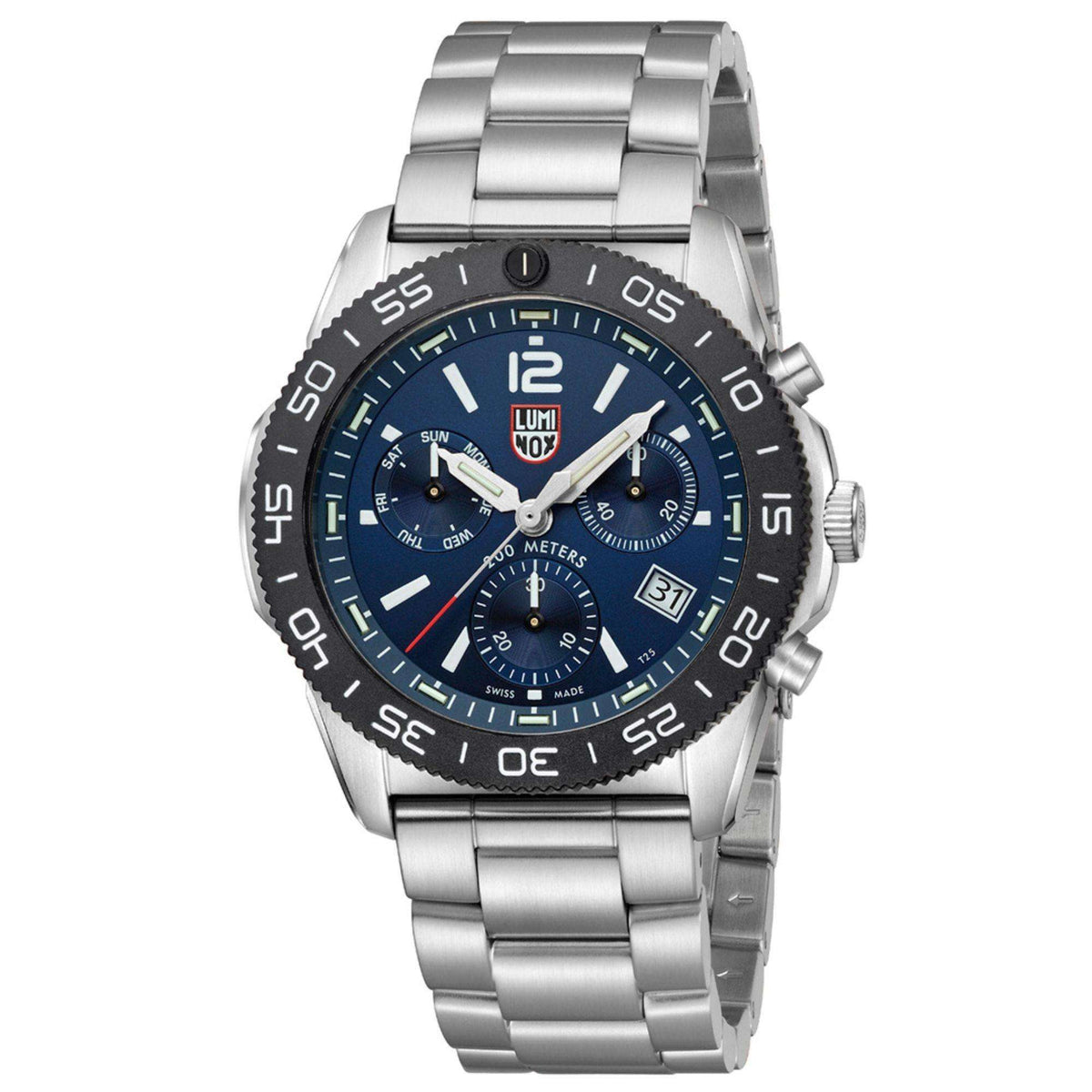 Men's quartz chronograph watch with blue dial and stainless steel bracelet