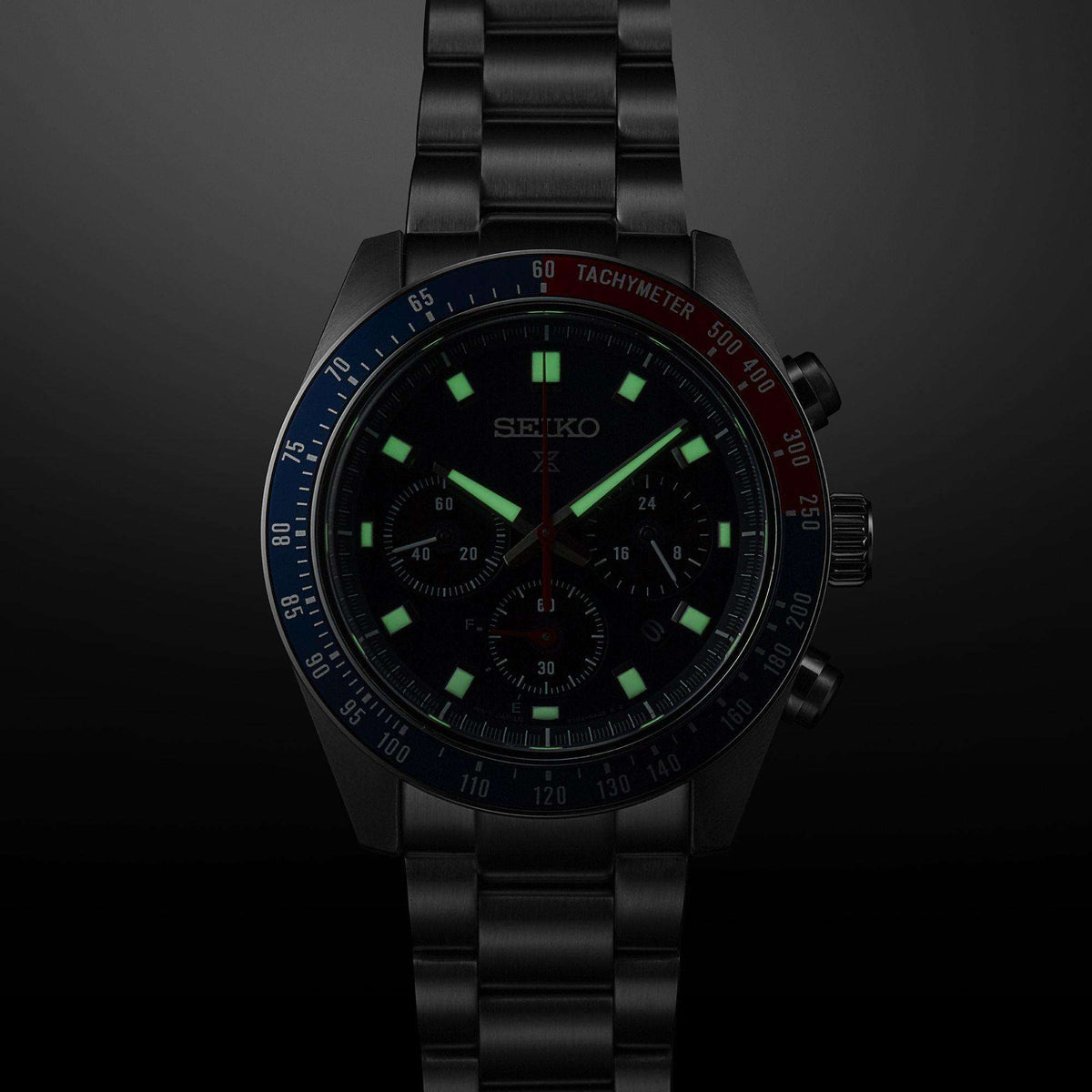 Seiko Prospex Speedtimer SSC913P1 dial dark low-light view