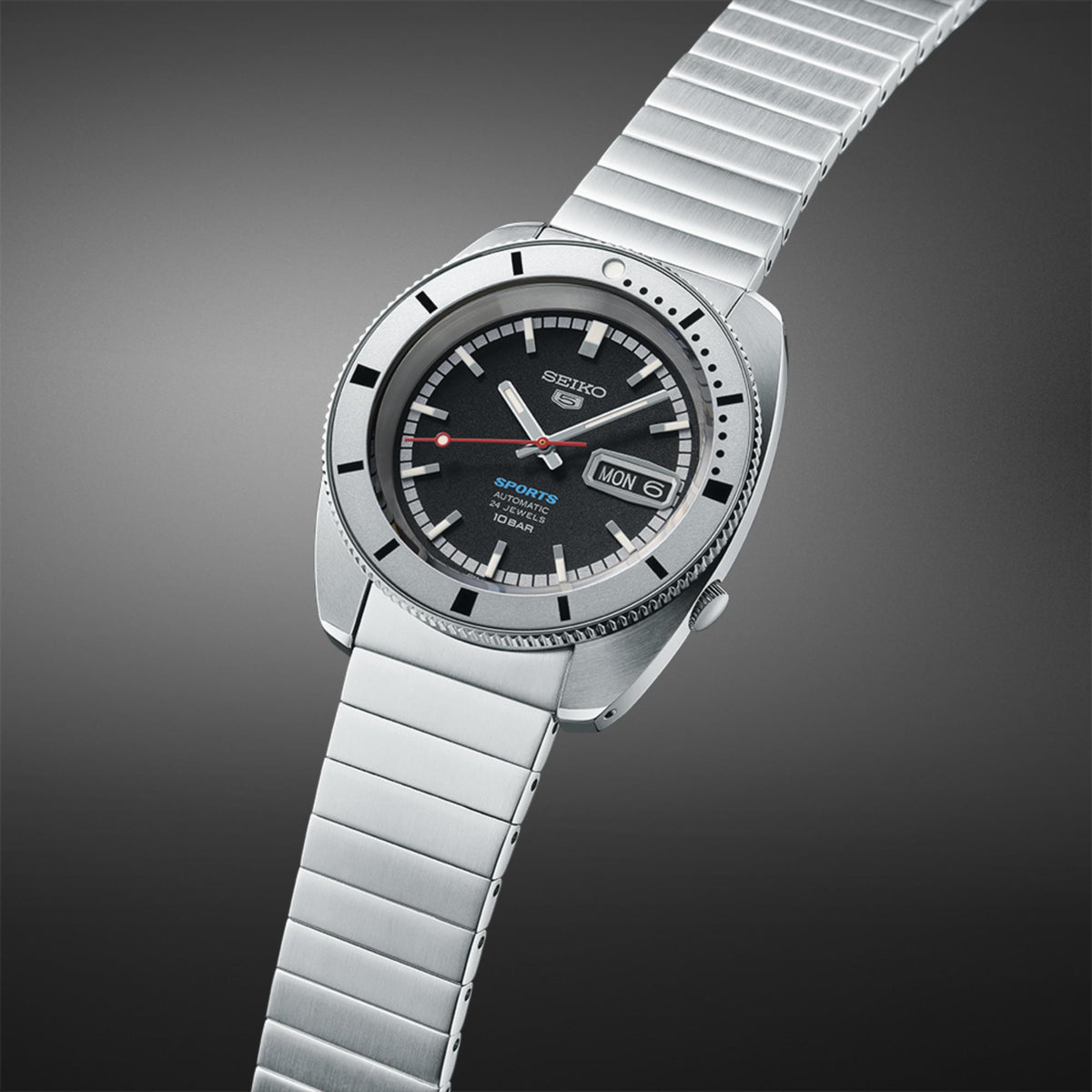 Seiko 5 Sports SRPL05K1 stainless steel case and rotating bezel perspective view