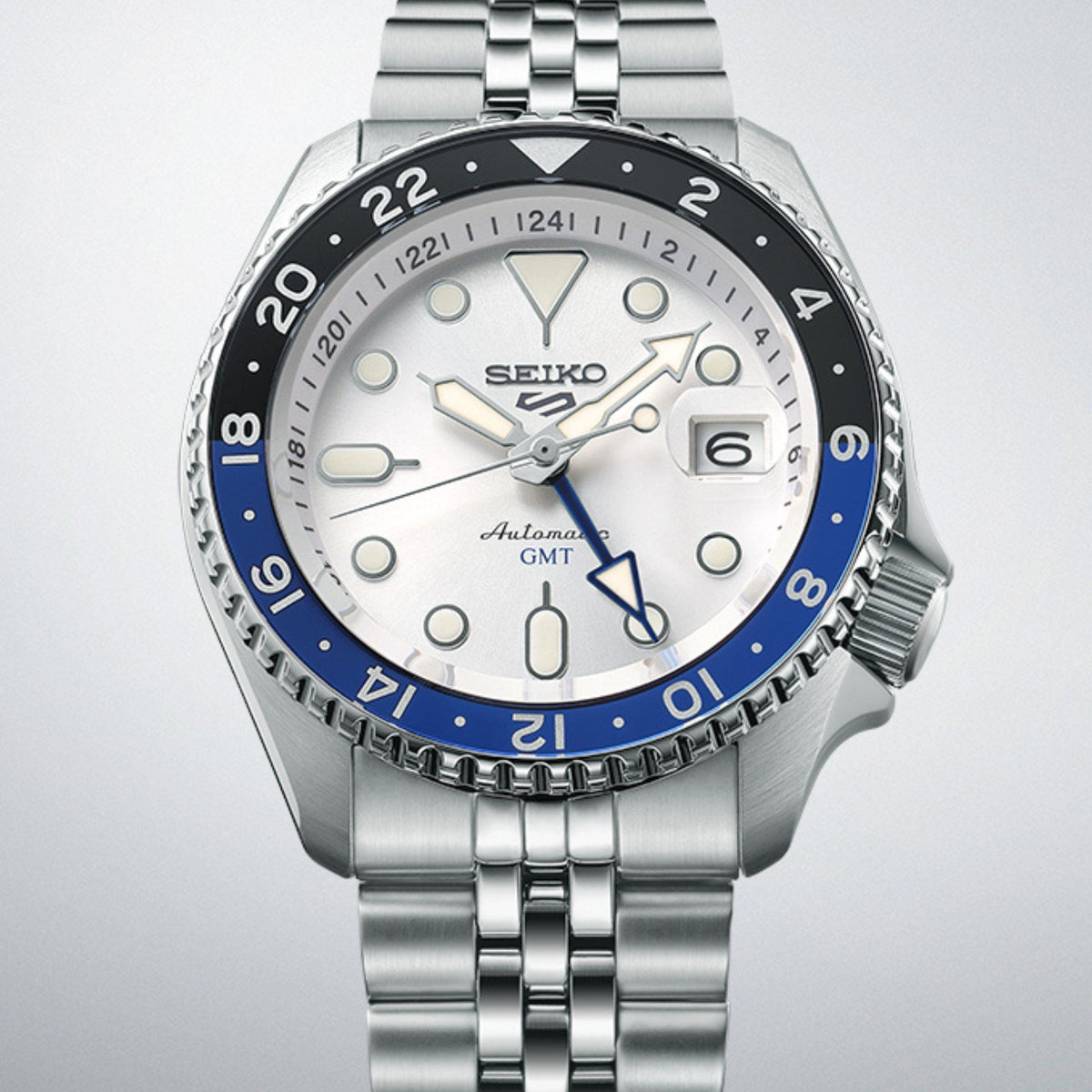 Seiko 5 Sports SSK033K1 front view studio shot