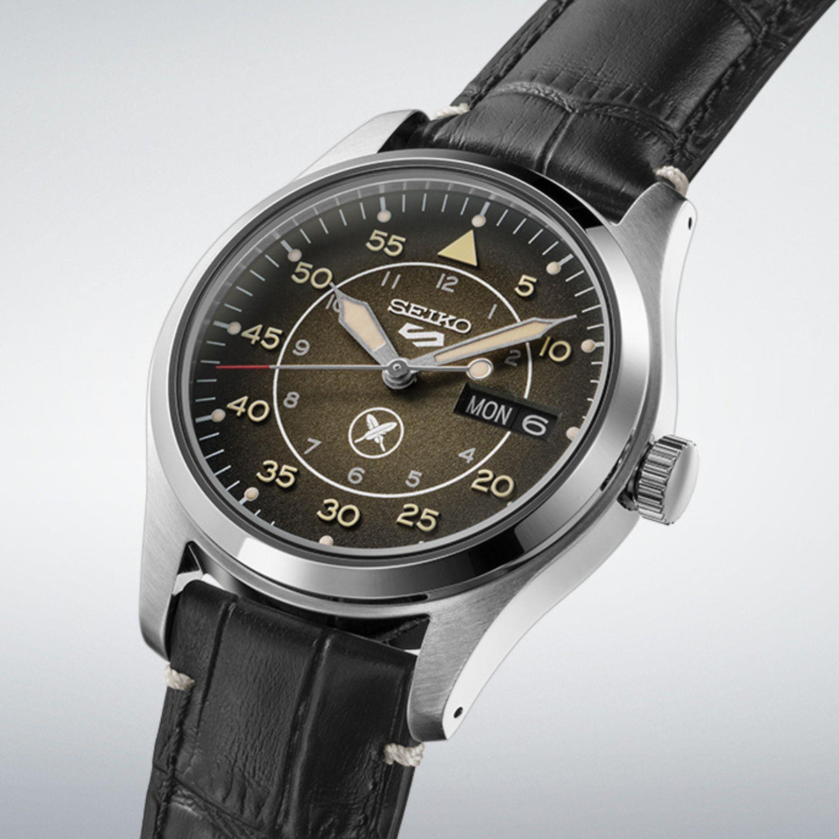 Seiko 5 Sports SRPL31K1 close up angled front view