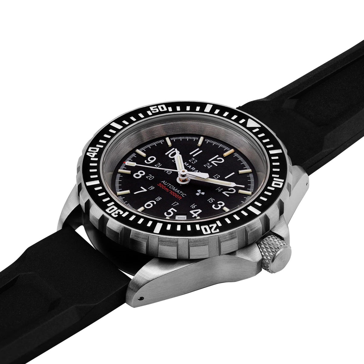 Men's stainless steel diver watch, black dial with detailed bezel and metal crown