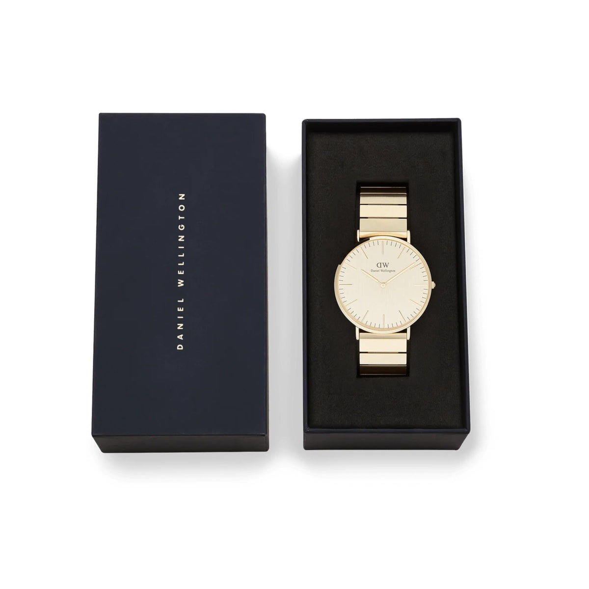 Daniel Wellington quartz watch with cream dial in navy presentation box