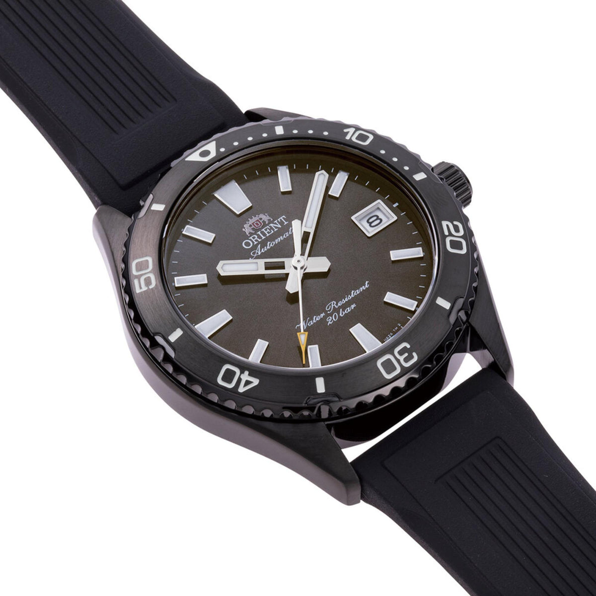 Diagonal view of Orient Mako 40mm RA-AC0Q10N30B mens watch showcasing black dial and black rubber strap