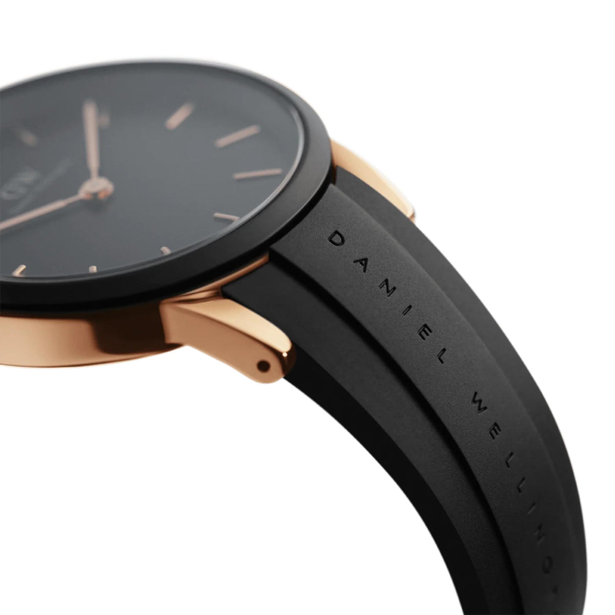 Daniel Wellington 40mm rubber quartz watch with black dial and rose-gold bezel