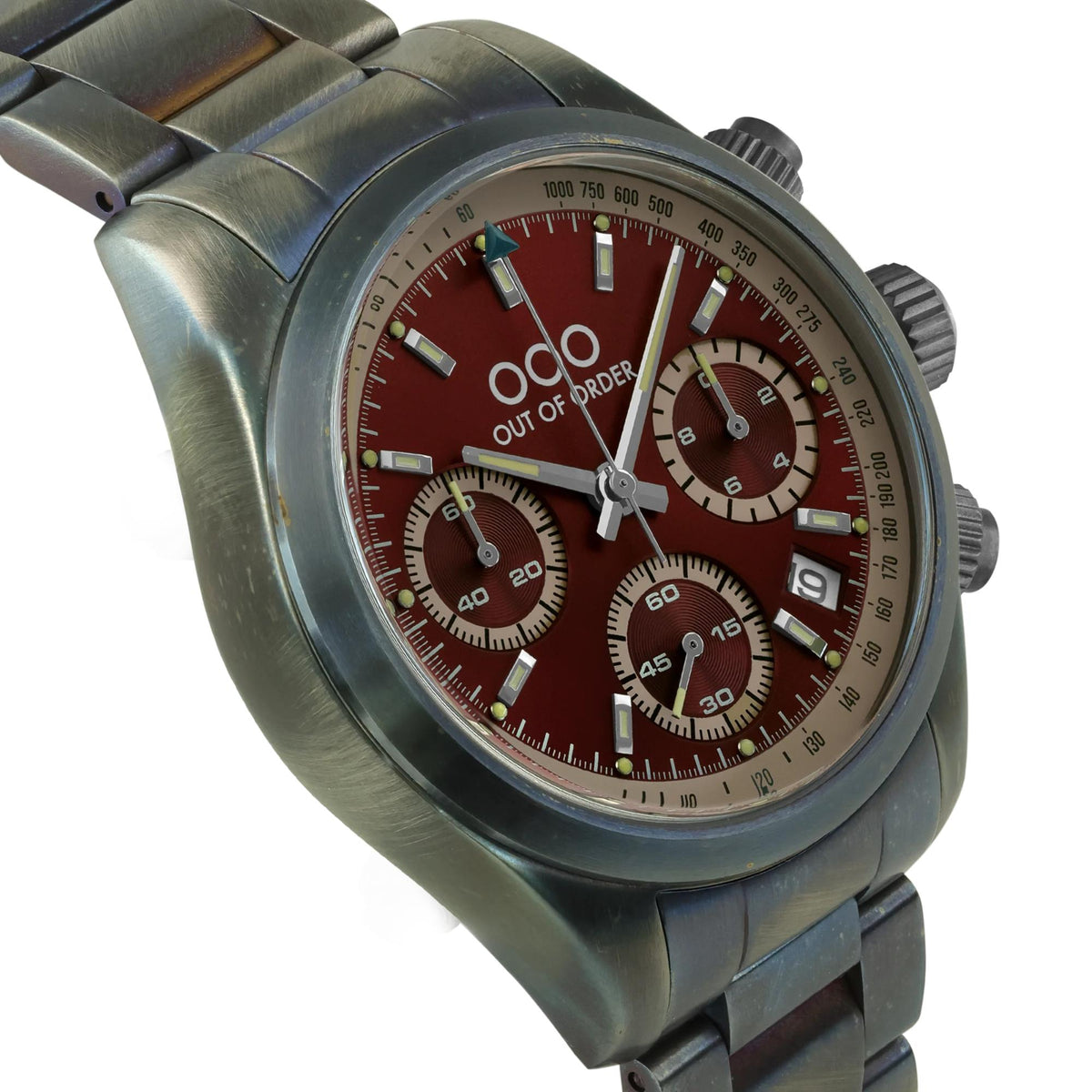 Men's chronograph quartz watch with red dial, steel bracelet, three subdials and crown