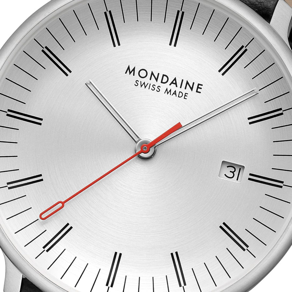 Mondaine Doppio MLE.41210.LBV off-white dial close up view
