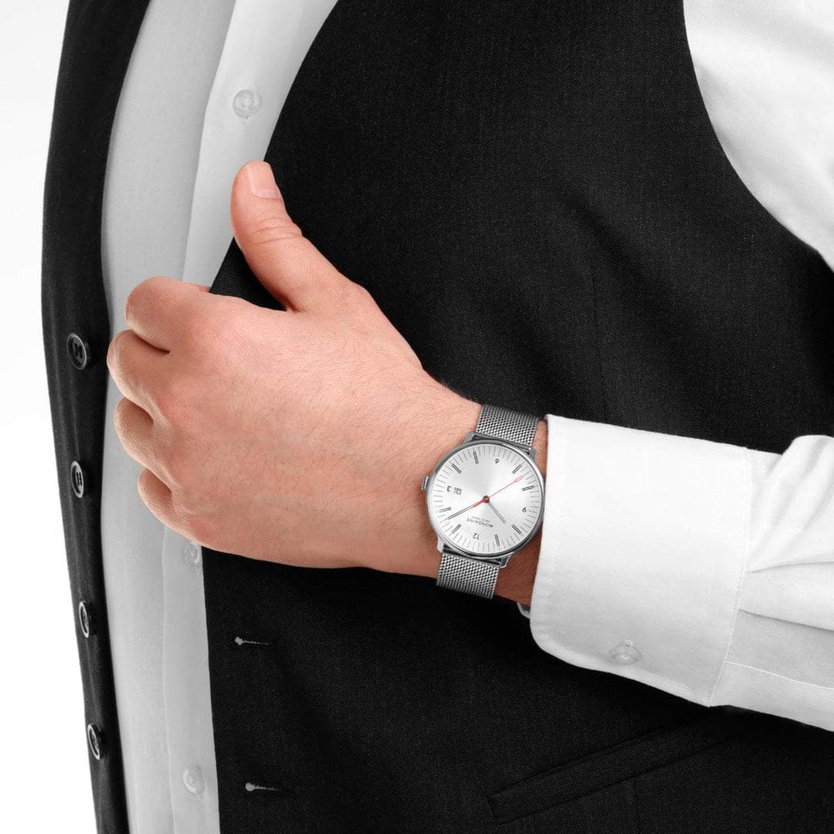 Mondaine Doppio MLE.41210.SM front view on wrist