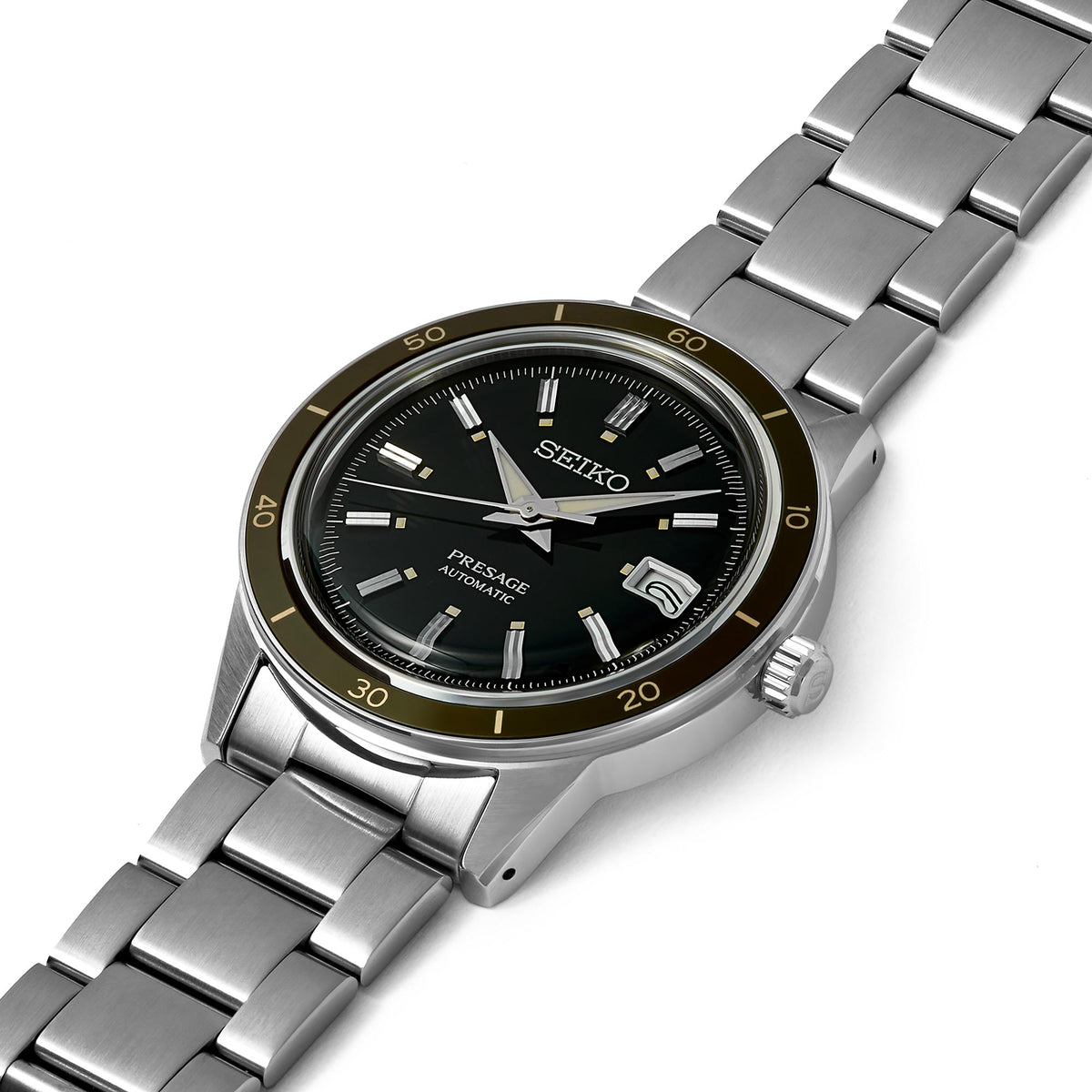 Automatic wristwatch with black dial and stainless steel bracelet, three-quarter view