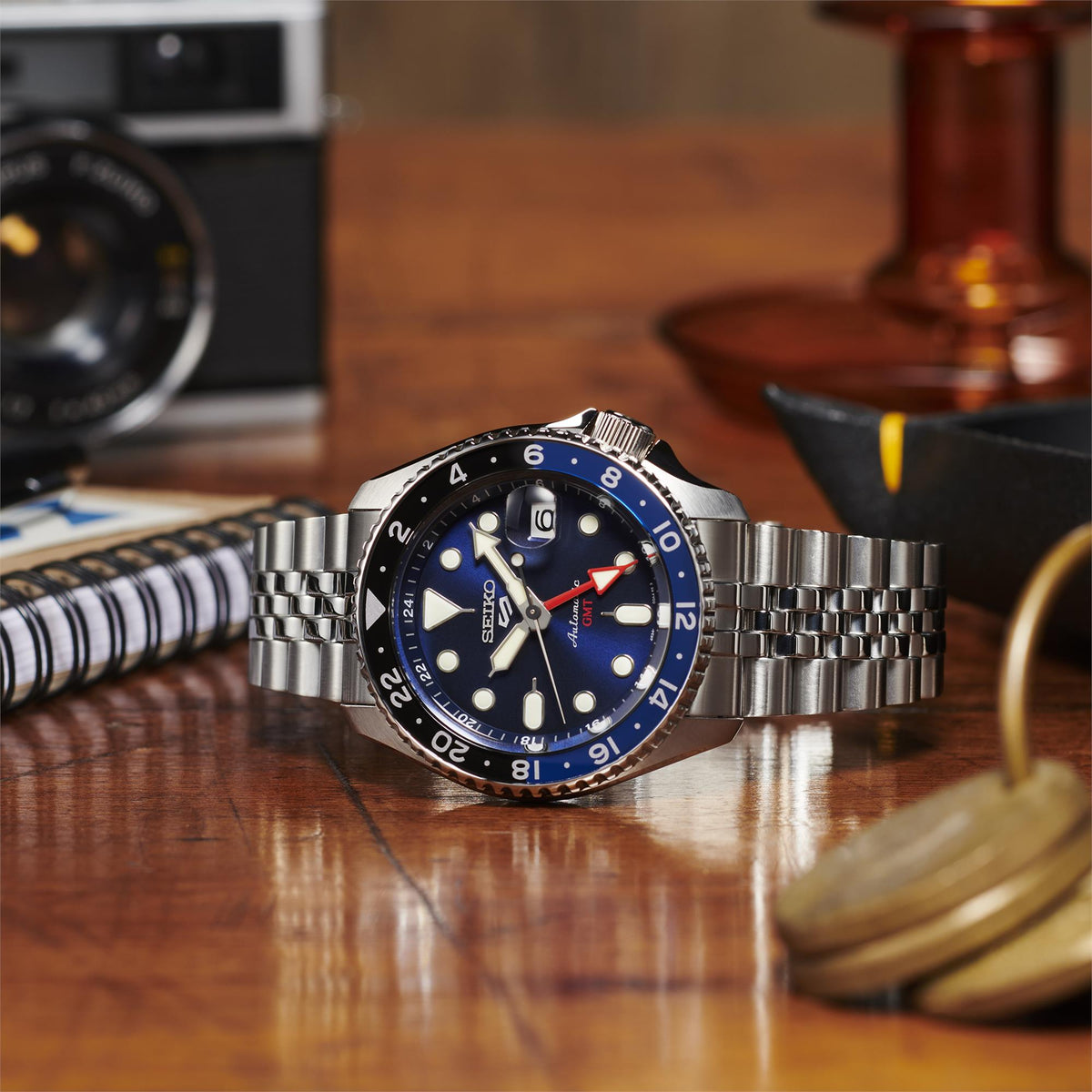 Stainless steel GMT automatic watch with blue dial and metal bracelet