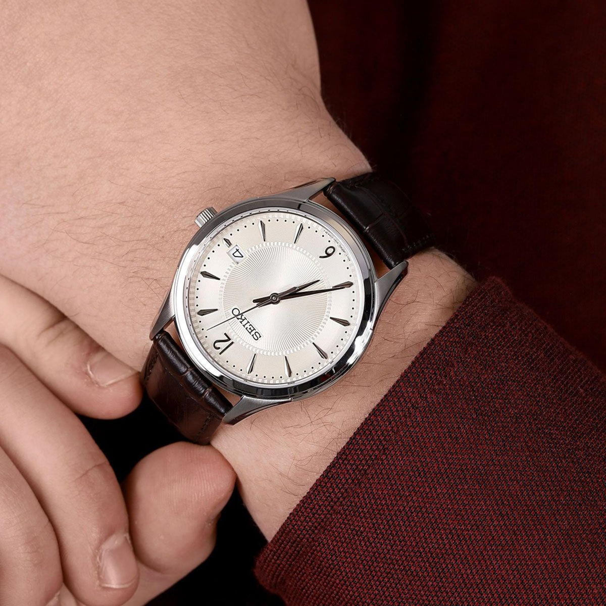 Seiko Essentials SUR421P1 ivory dial wrist view