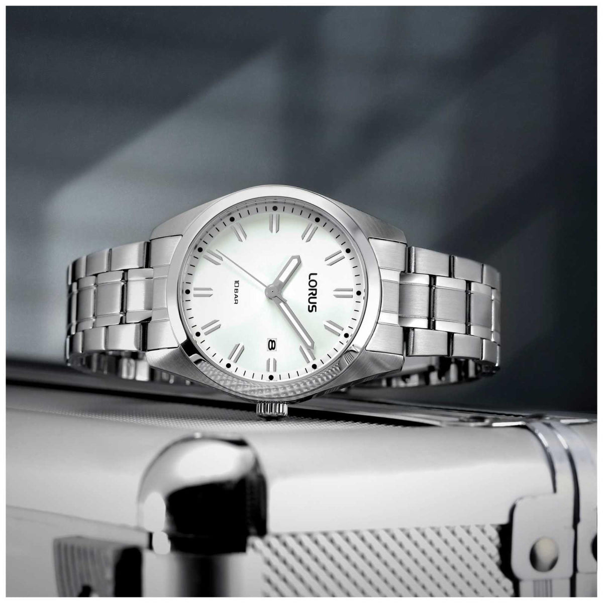 Men's stainless steel watch on bracelet, white sunray dial with date at 8.