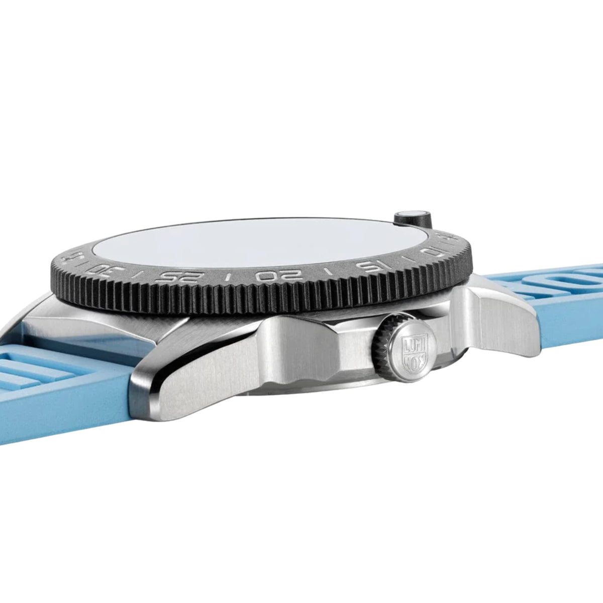 Luminox Pacific Diver XS.3124M stainless steel case side profile view