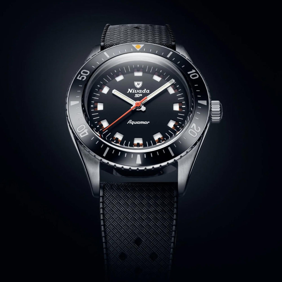 Nivada Grenchen Aquamar 32068A01 black dial front studio view