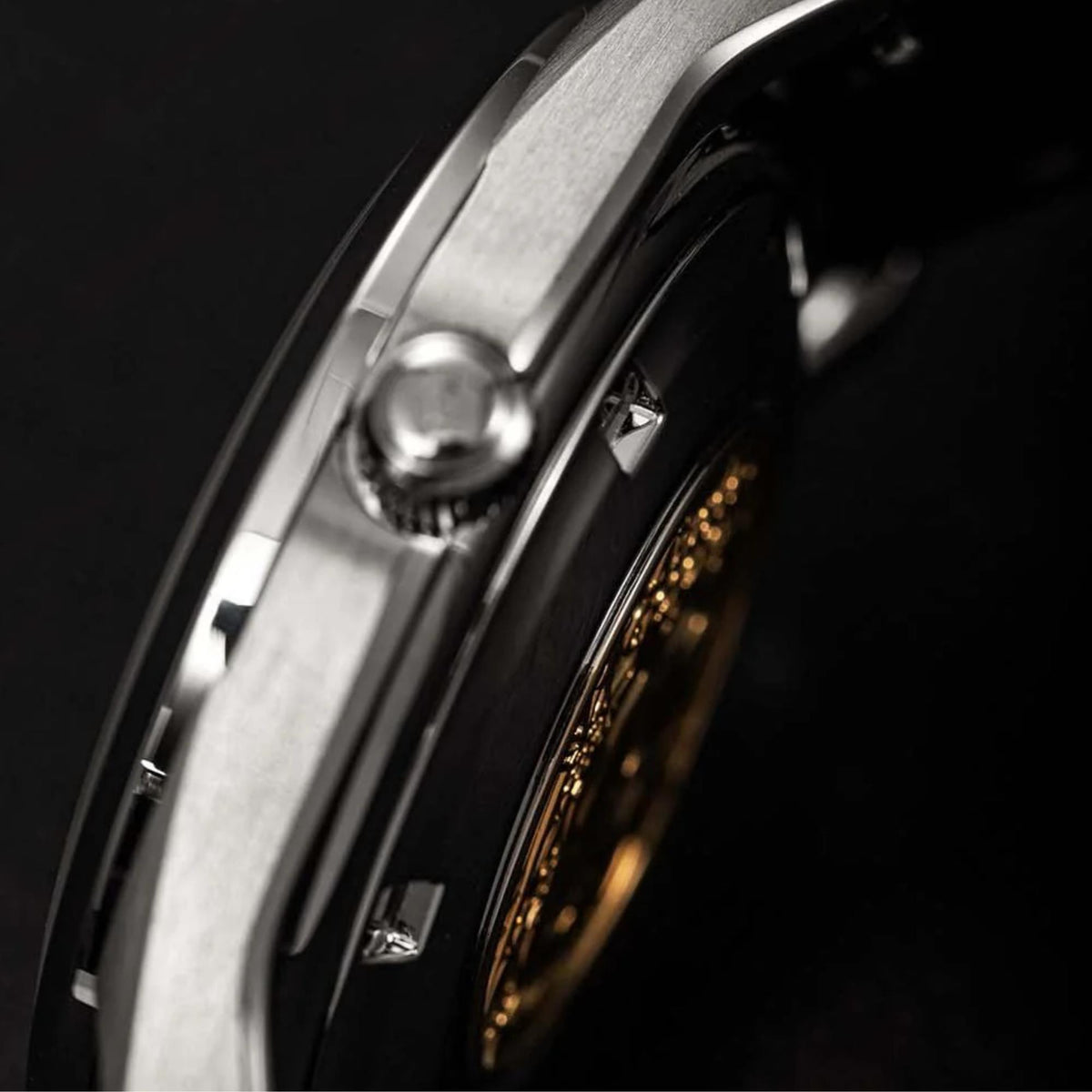 Nivada Grenchen Super Antarctic 32024A02 stainless steel case side profile view