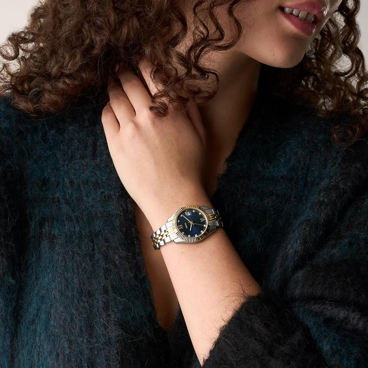 Fossil Scarlette ES5443 on model wrist view