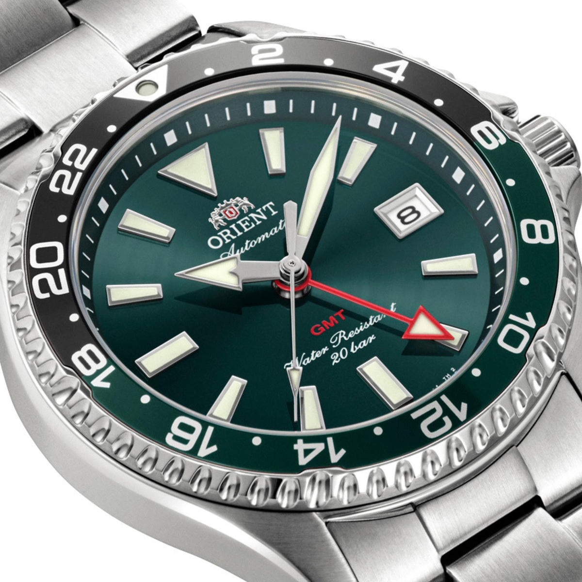 Orient Mako GMT green dial watch RA-BC0002E30B showing its 43mm stainless steel case, green dial, and red GMT hand