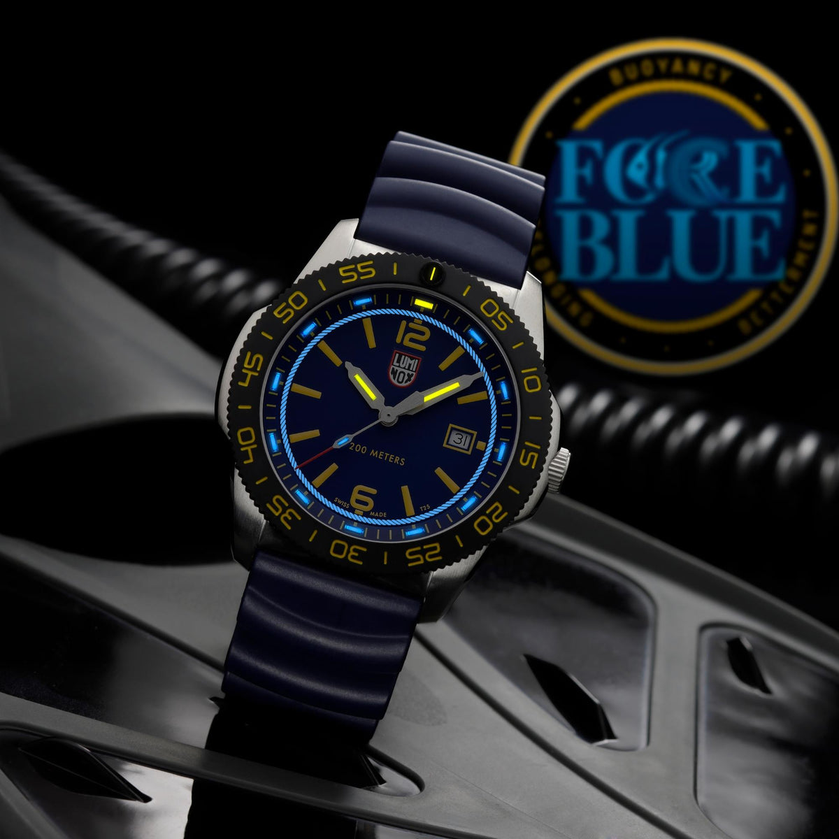 Luminox Pacific Diver FORCE BLUE 3120 Series XS.3125.FB watch with illuminated dial markers