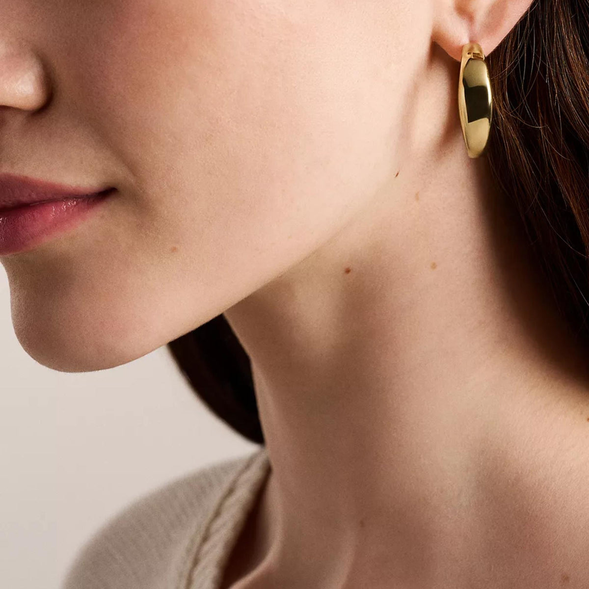 Fossil Ellis Domed 8.25mm Large Gold Steel Hoop Ladies Hoop Earrings JF05003710