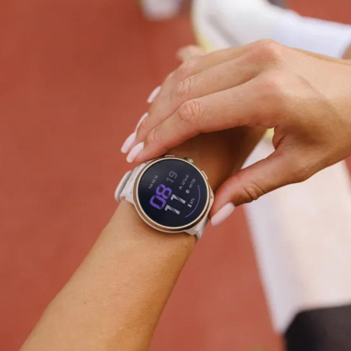Suunto Run 2 SS051640000 first-person view on a person's left wrist